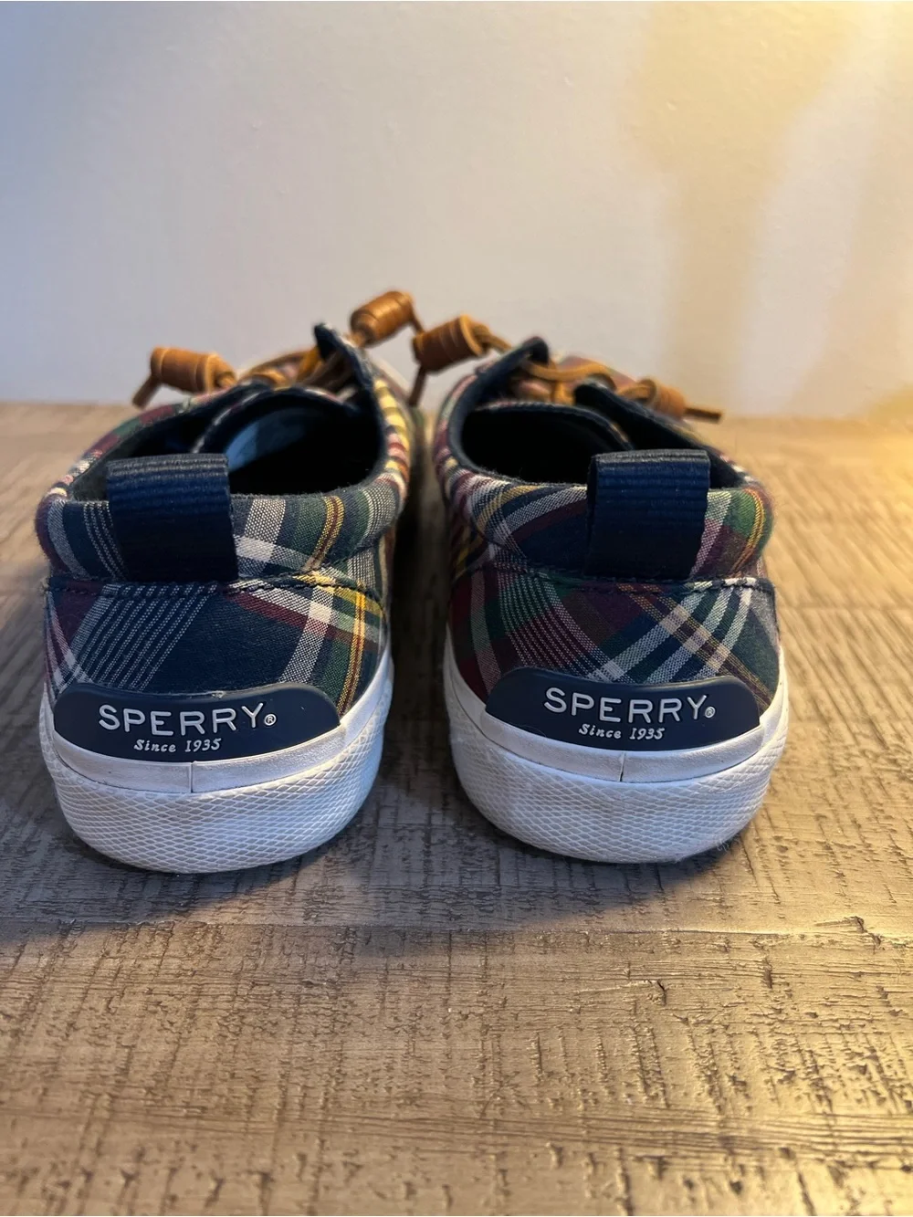 Sperry Plaid Canvas Pier Wave Slip on Boat Shoes w/Brown Leather Laces. Size 8